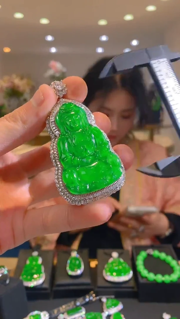 吊坠(赠链)银S925镶嵌翡翠翡翠a货多样性发