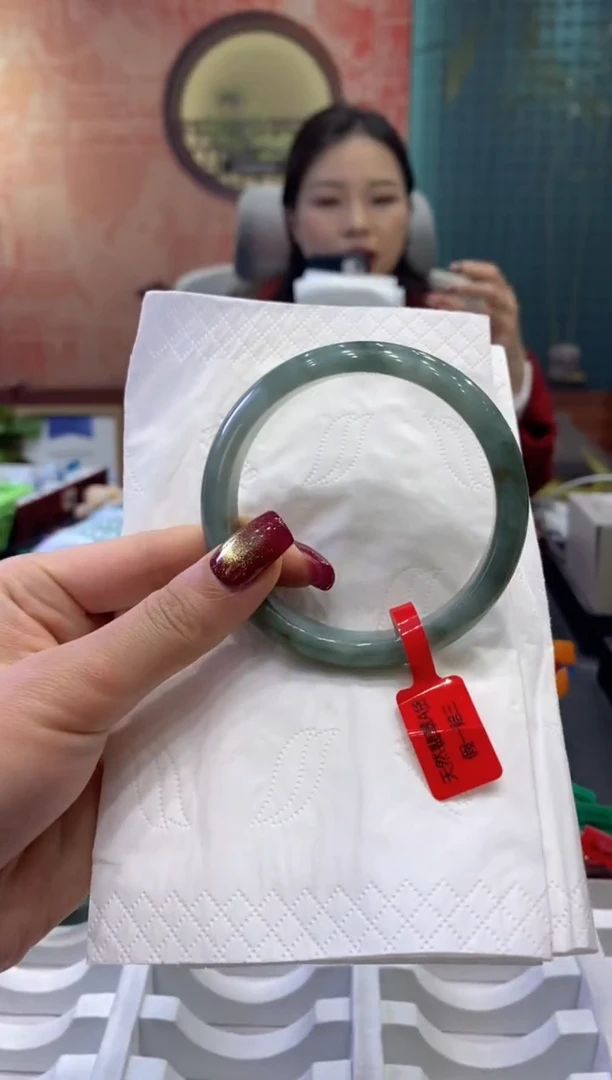 【闪购商品】翡翠手镯未镶嵌多人02243