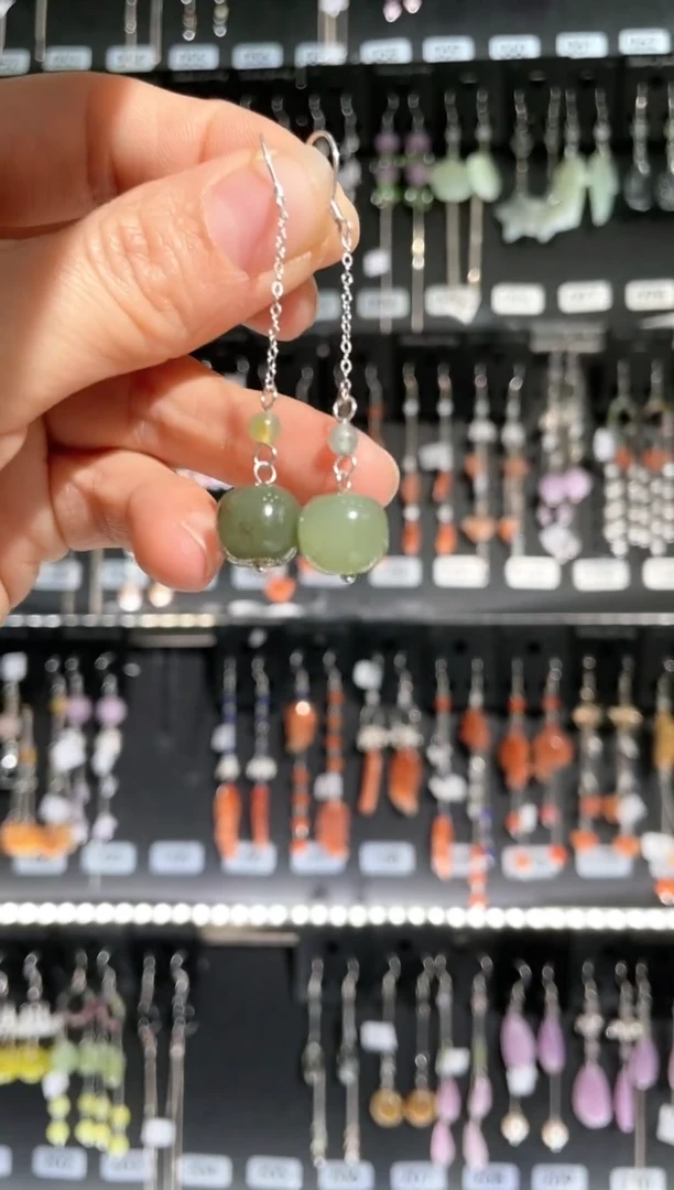 【闪购商品】紫晶耳饰银S925镶嵌 嗯哼