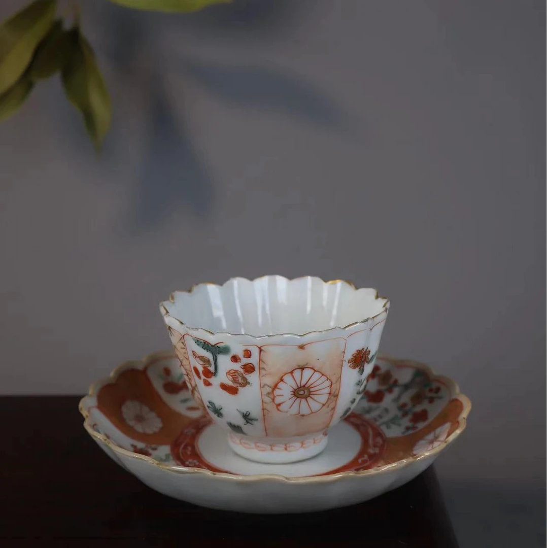 29:清康熙粉彩描金开窗四季花卉纹杯碟套