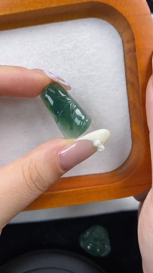 吊坠(不含链)未镶嵌翡翠天然A货翡翠