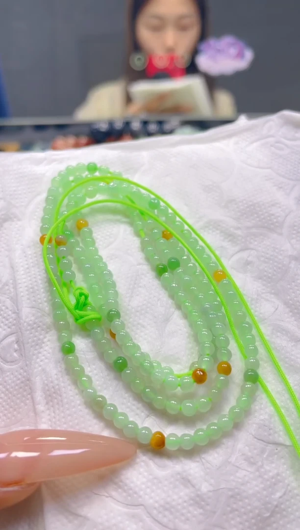 颈饰未镶嵌翡翠4MM