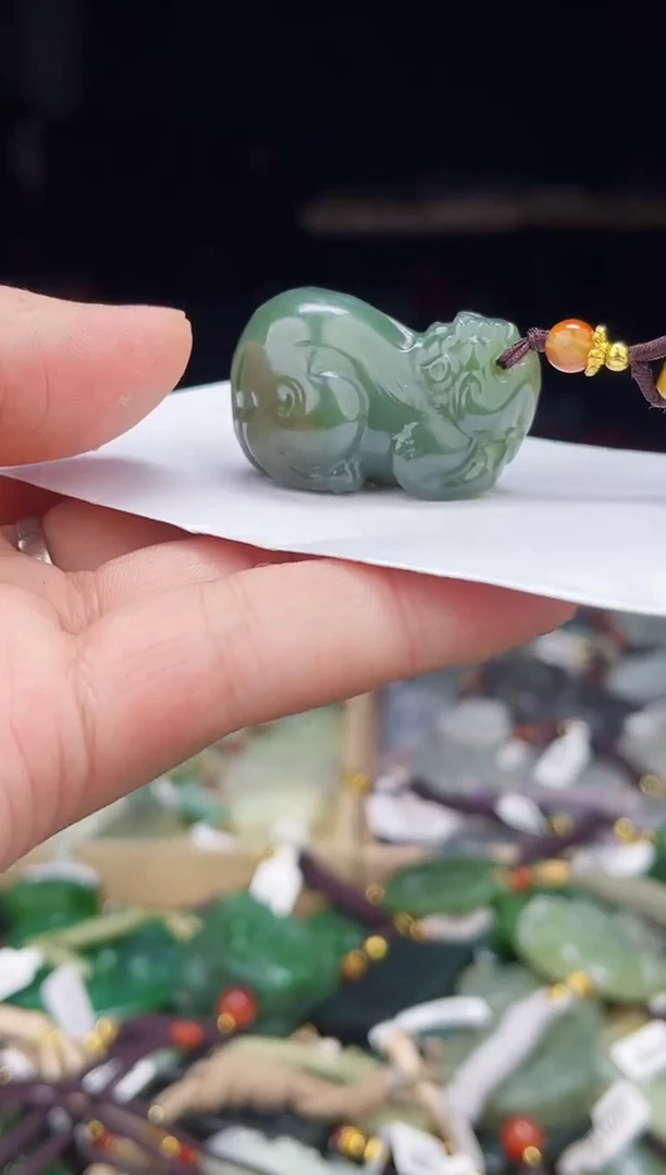 颈饰未镶嵌和田玉1