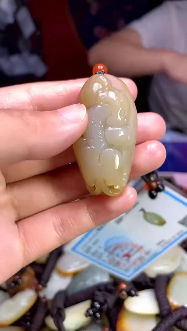 和田玉未镶嵌颈饰1