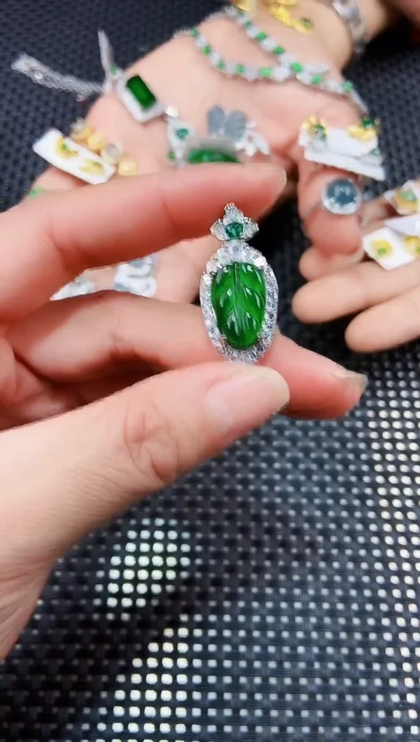 【闪购商品】翡翠吊坠(不含链)未镶嵌11111111