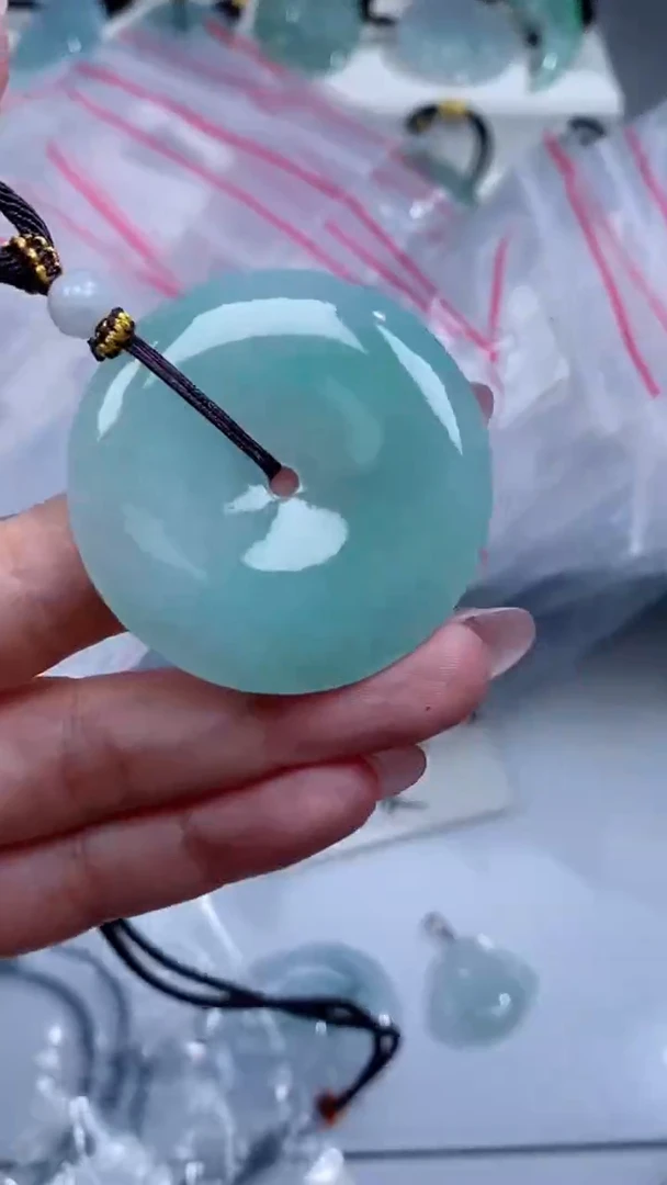 颈饰未镶嵌翡翠吊坠