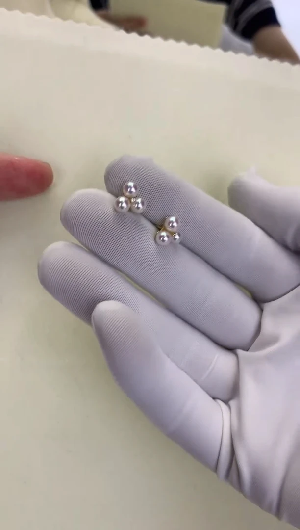 18K金镶嵌DA海水珍珠 GD165 4-5 三叶草耳钉