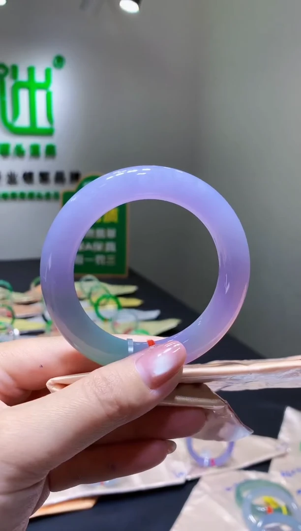 未镶嵌手镯翡翠-c68天然缅甸A货翡翠57.2圆条总价9.2万定金2万