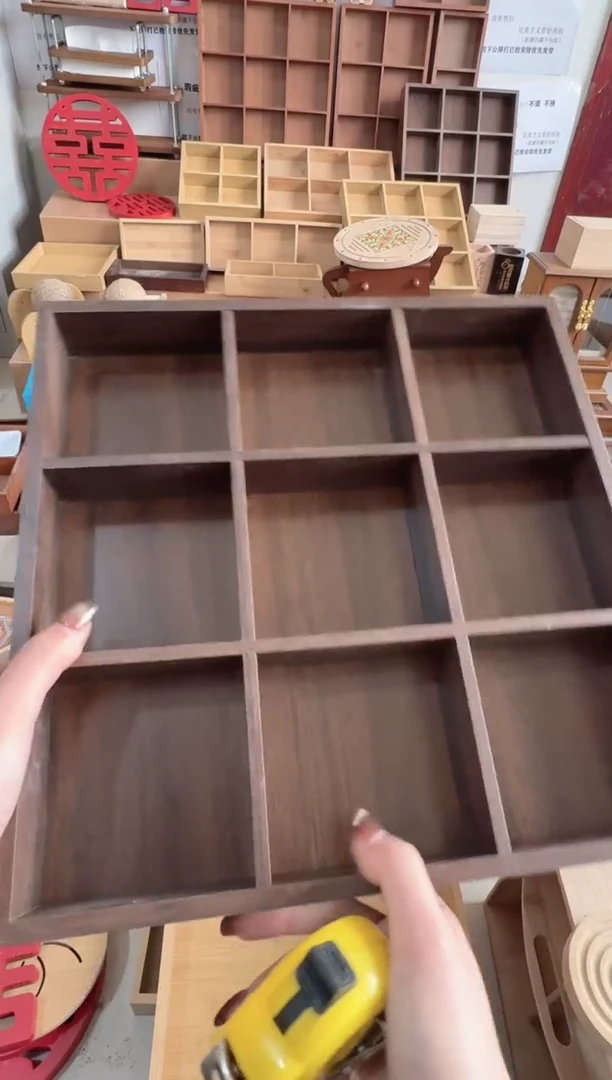 胡桃色九宫格微瑕拍下不退不换无售后