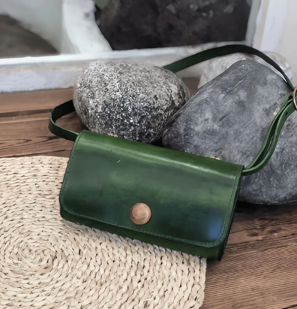 寻路人【瑕疵】个性百搭单肩女士纯色风格款手拿斜挎包