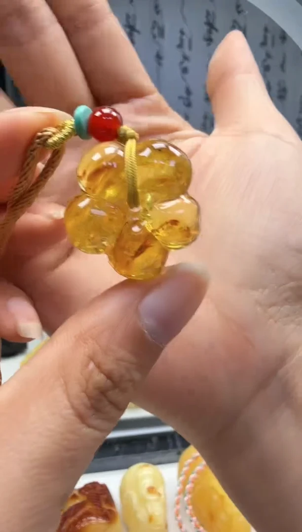 裸石琥珀未镶嵌如图