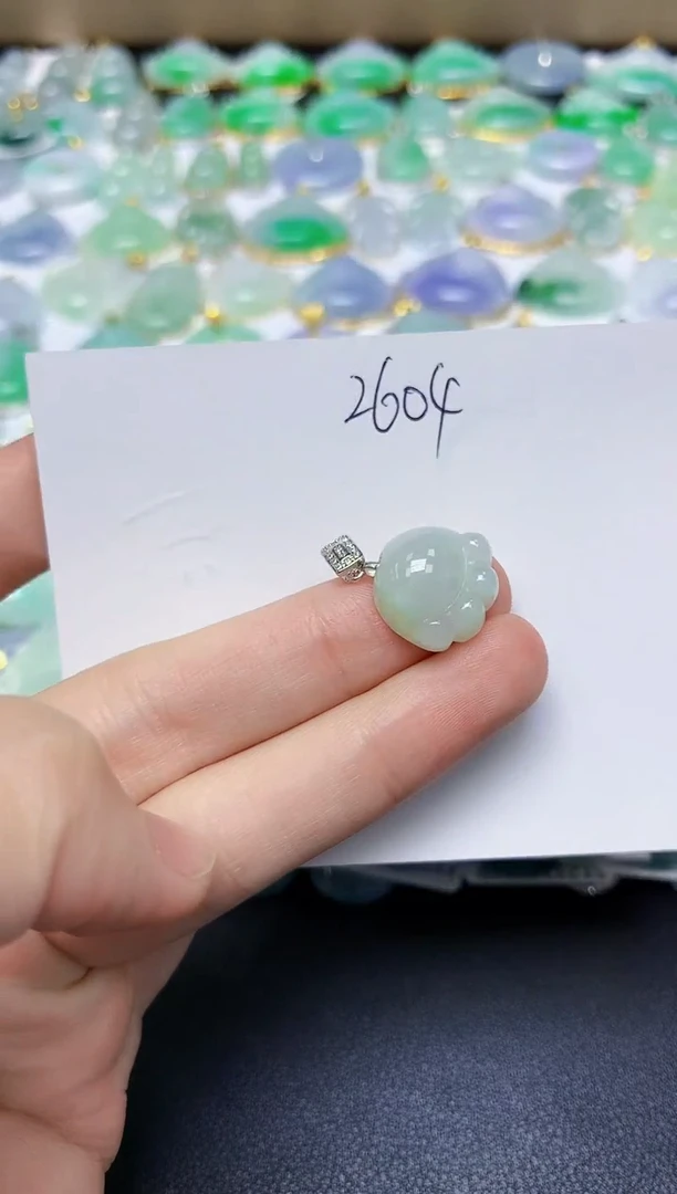 翡翠未镶嵌颈饰 天然缅甸翡翠A货