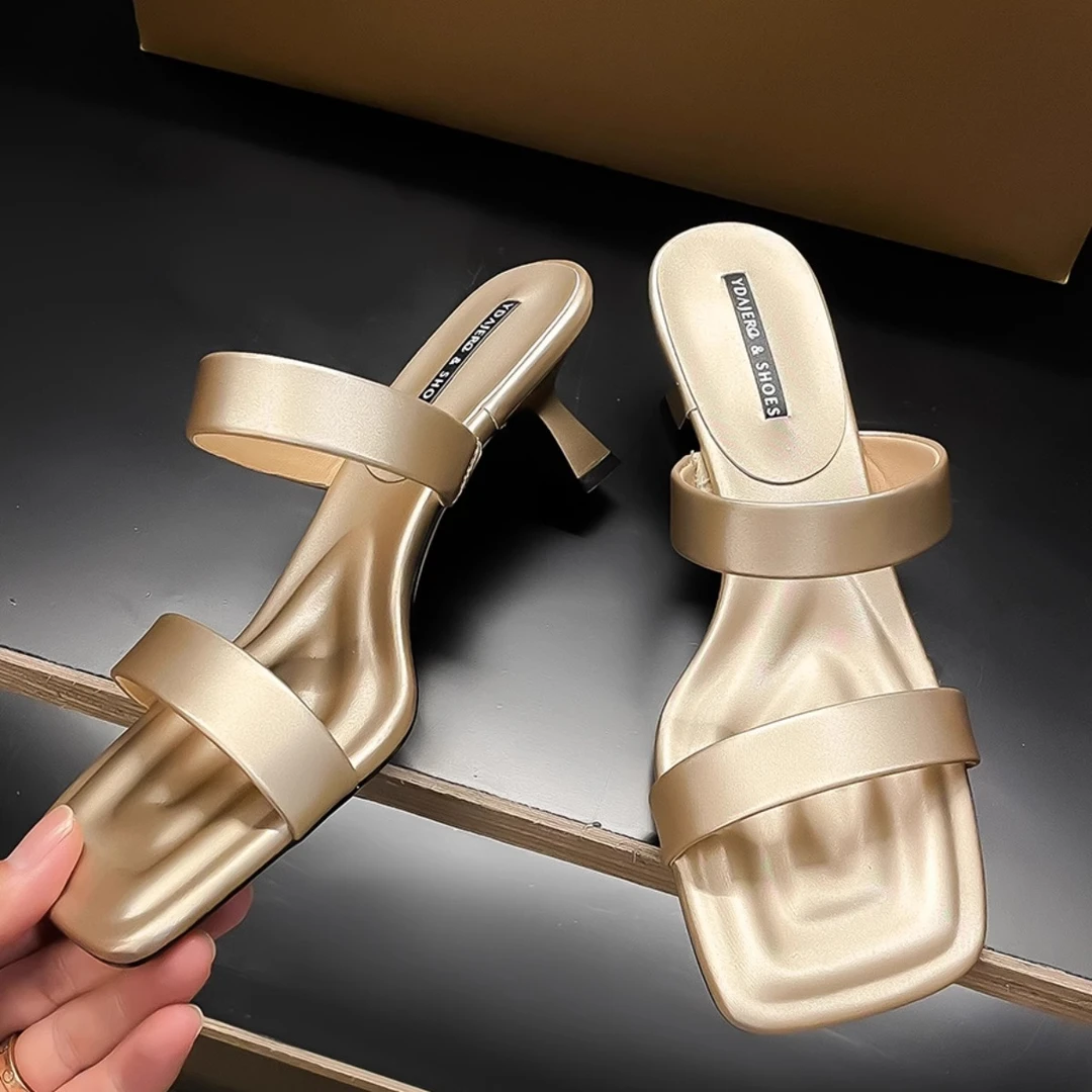 欧美风舒适后空一字拖外穿仙女风纯色2025新款夏季配裙子低跟绝美