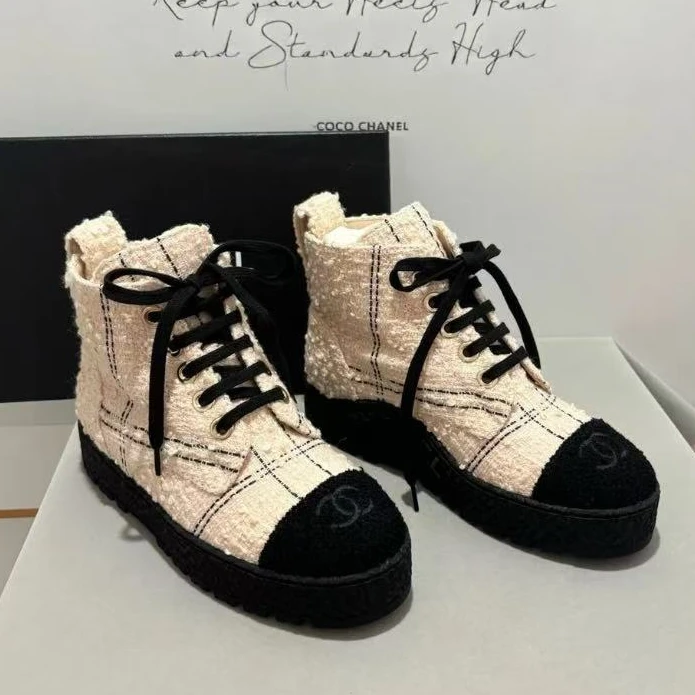 全新未使用 Chanel/香奈儿 粉色粗花呢短靴/37码