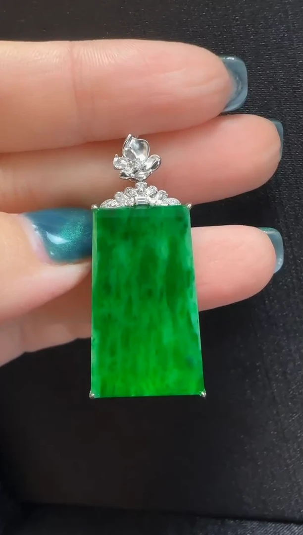 【闪购商品】翡翠颈饰18K金镶嵌658无事牌