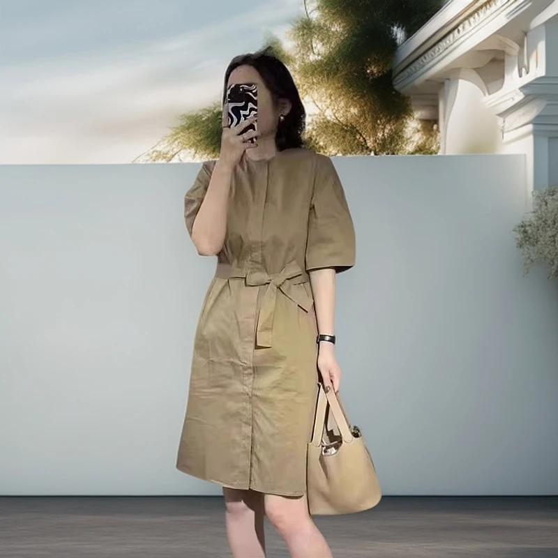 今年流行的爆款大方得体的裙子卡其色衬衫式连衣裙2025年夏季新款