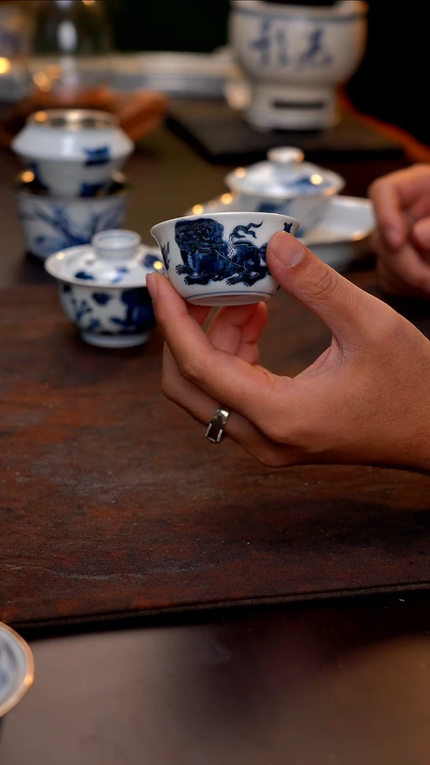 仿明手绘狮子单杯