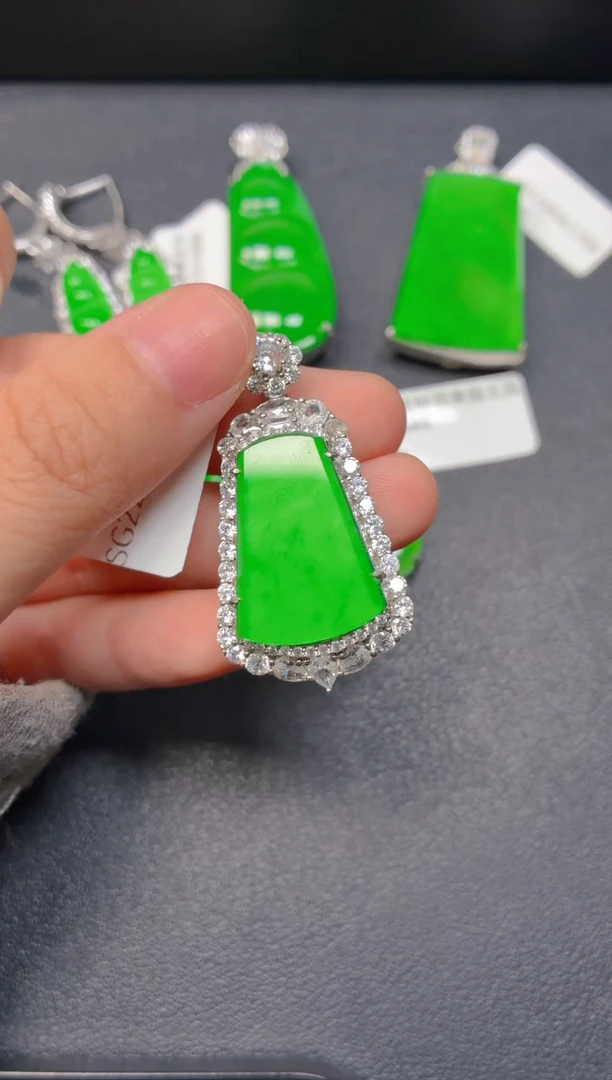 颈饰银S925镶嵌翡翠1