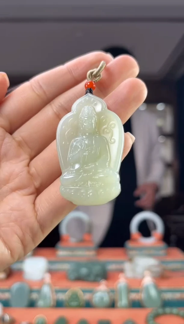 颈饰未镶嵌和田玉佩佩