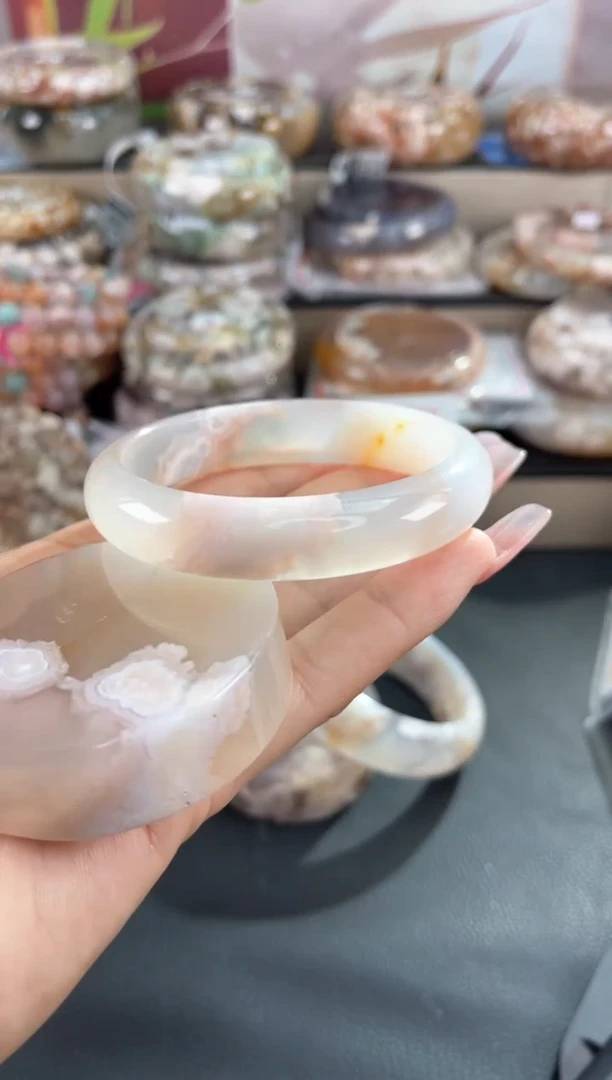 未镶嵌手镯石英质玉57