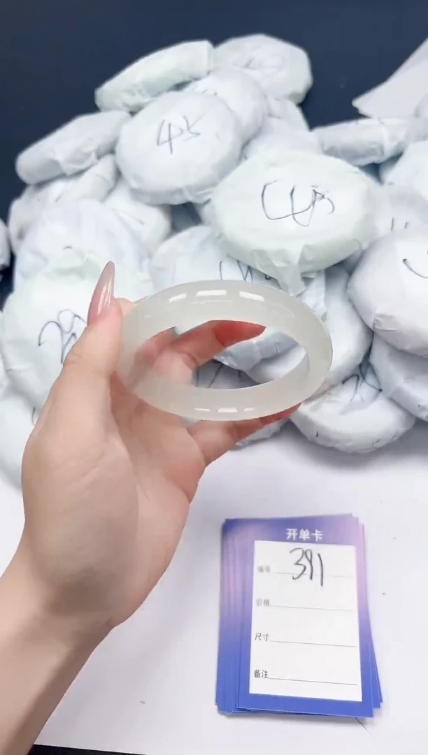 未镶嵌手镯石英质玉391/61