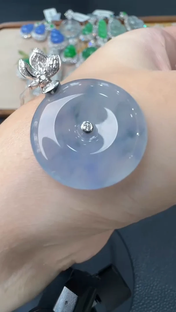 【闪购商品】翡翠吊坠(不含链)18K金镶嵌12