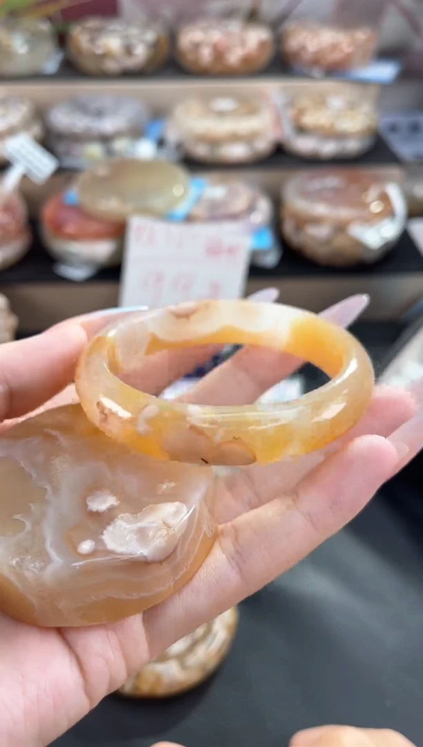 未镶嵌手镯石英质玉54