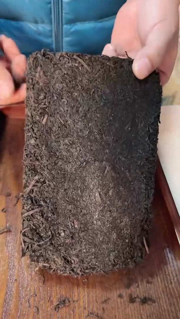 高马二溪2007年掉边边黑砖茶400克