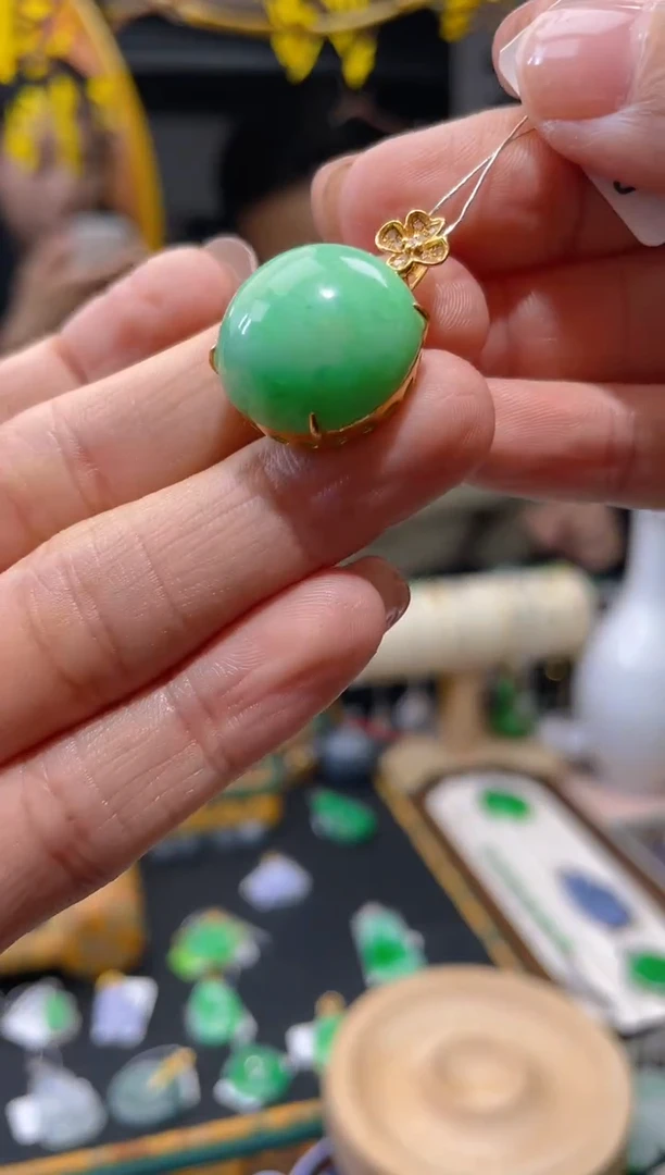 【闪购商品】翡翠颈饰18K金镶嵌假一赔三