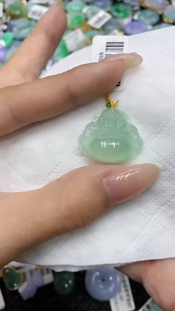 翡翠18K金镶嵌颈饰111111111111