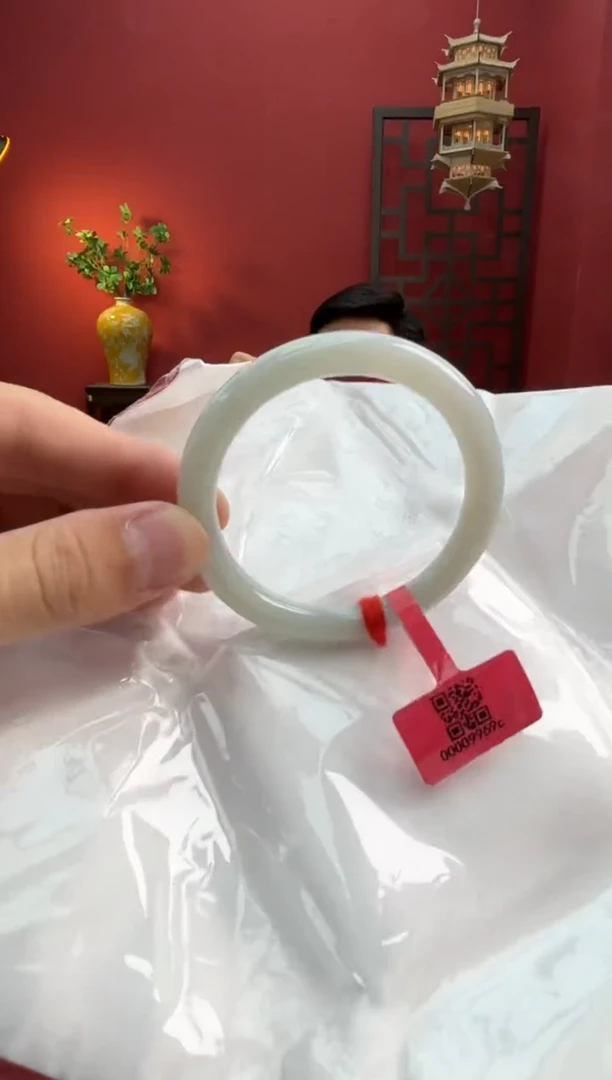 未镶嵌手镯（圆镯）翡翠翡翠手镯8