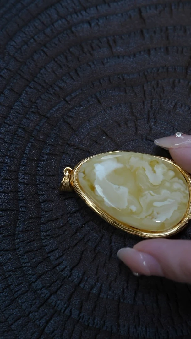 蜜蜡吊坠(赠链)银S925镶嵌白蜡吊坠