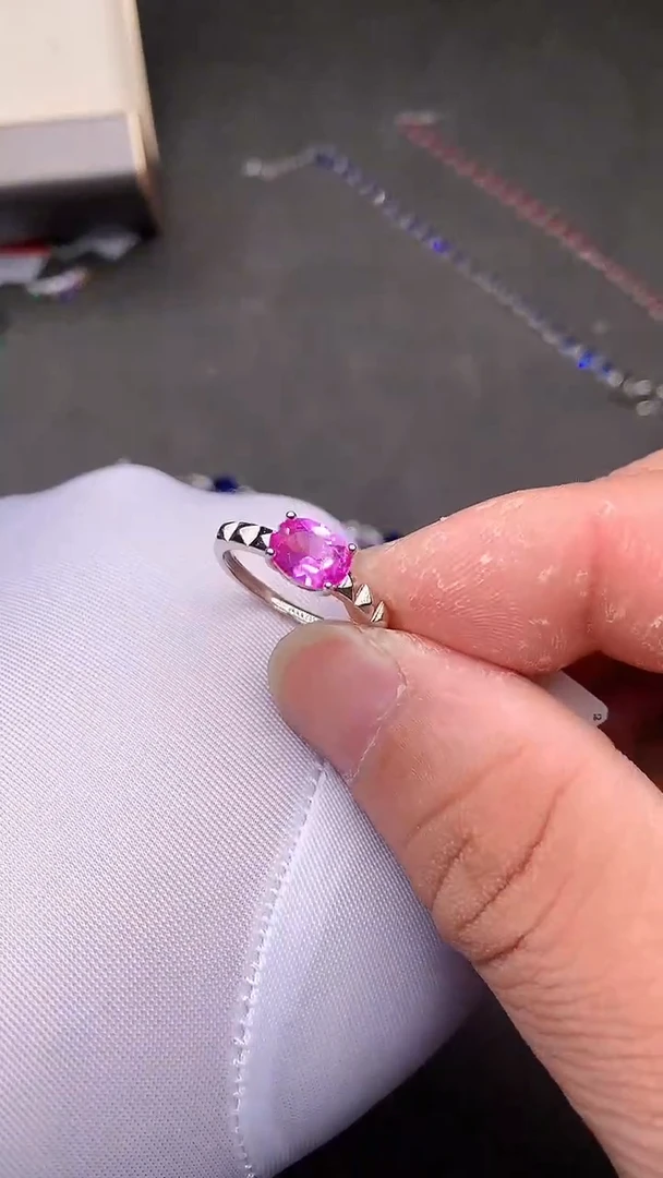 【闪购商品】彩色蓝宝石戒指银S925镶嵌......