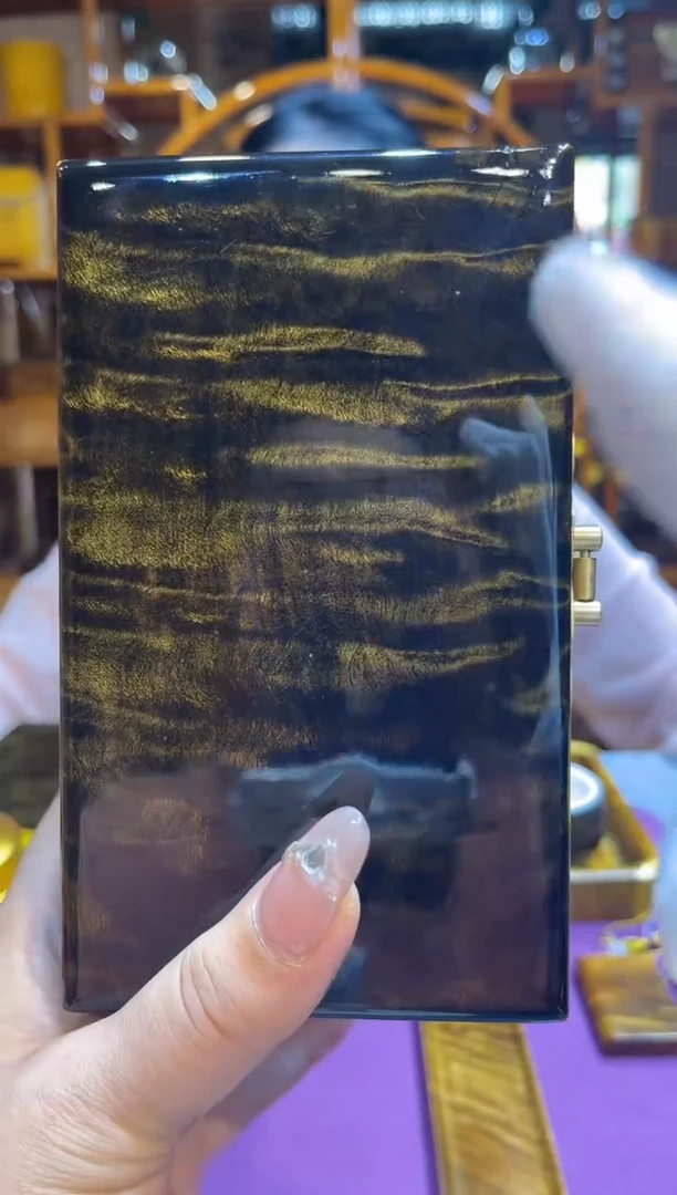 阴沉木小号文玩盒15公分