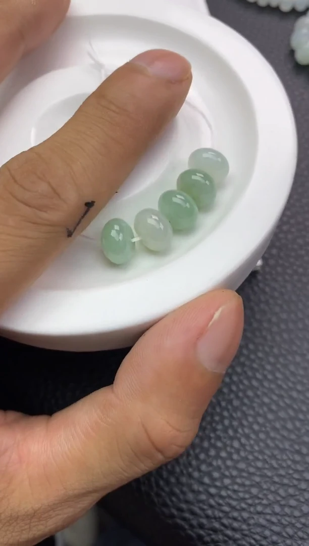 翡翠散珠35天然A货翡翠散珠卡9+