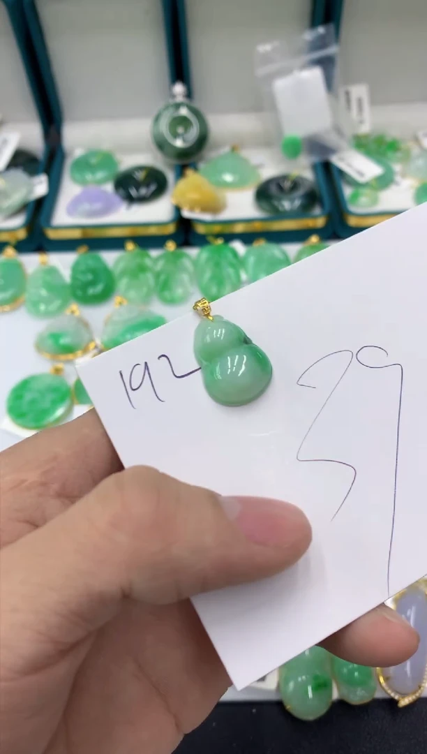 【闪购商品】翡翠颈饰18K金镶嵌1111111111