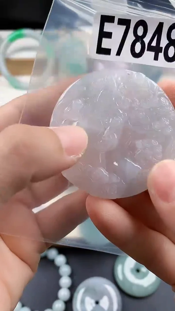 颈饰未镶嵌翡翠天然翡翠吊坠挂件