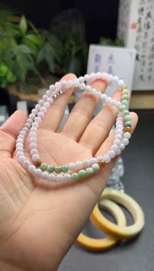 翡翠未镶嵌颈饰星****弯发一件