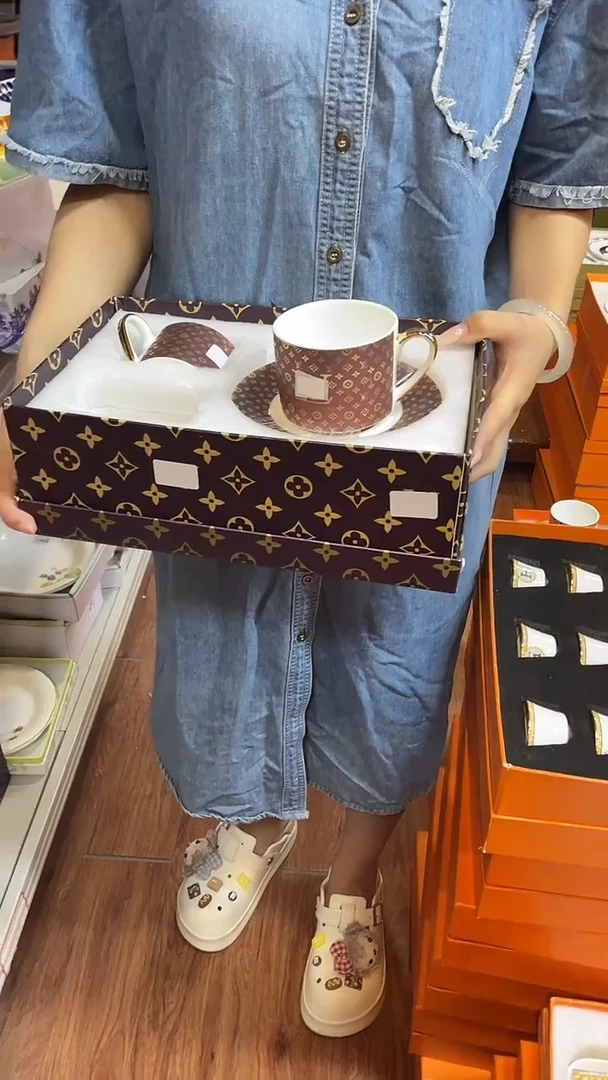 杯鸿辉家品牌瓷器，京东包邮！