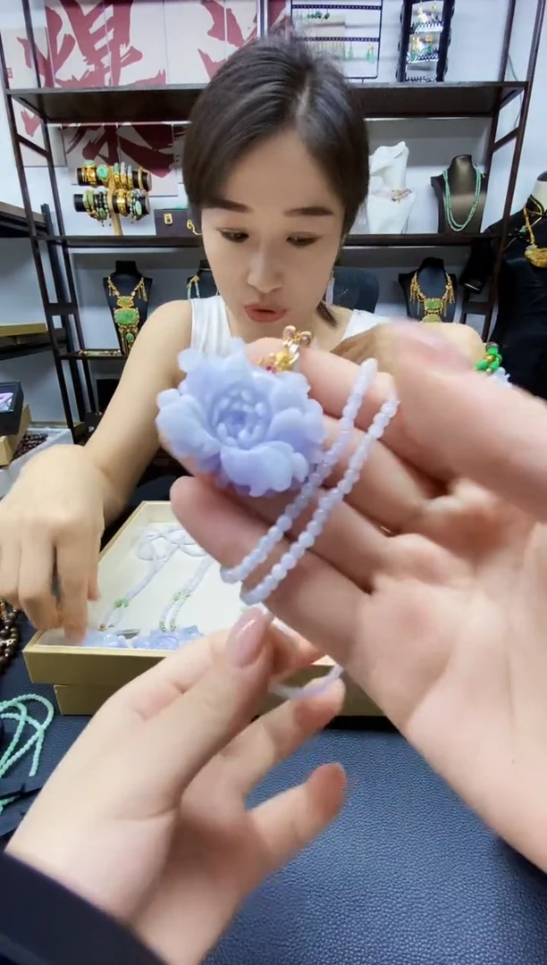 颈饰未镶嵌翡翠吊坠