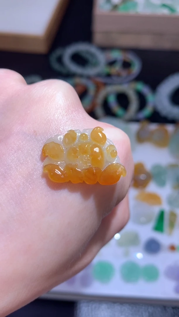 未镶嵌定制翡翠莲花