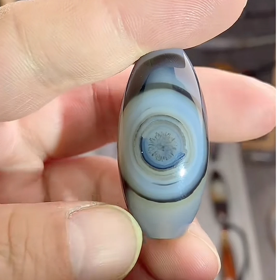 天然缠丝玛瑙，蓝沁正一眼锁骨珠吊坠