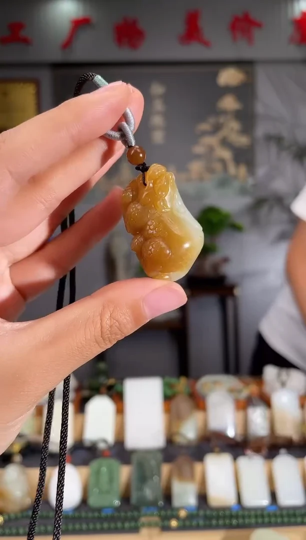 和田玉未镶嵌颈饰1