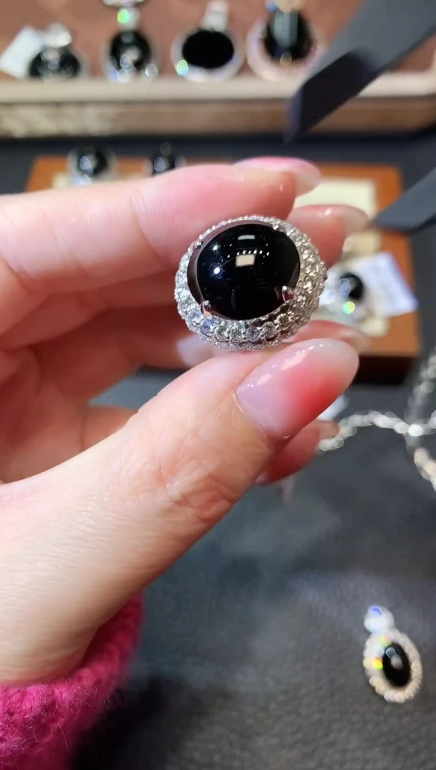 【闪购商品】翡翠戒指18K金镶嵌F15 翡翠