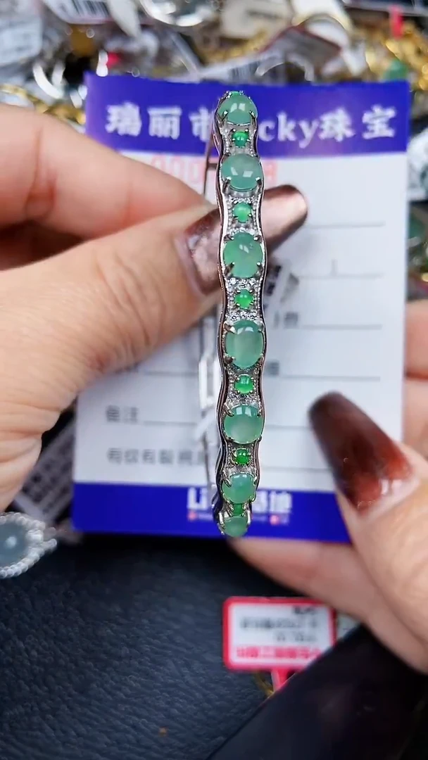 颈饰银S925镶嵌翡翠7688