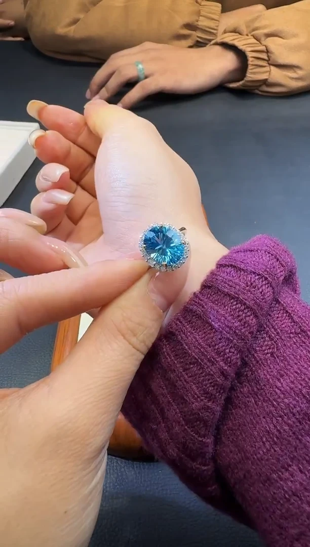 颈饰未镶嵌托帕石0089964