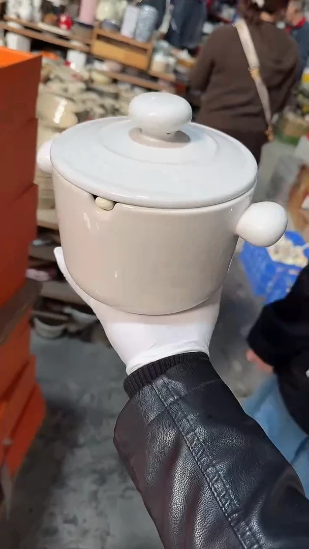 陶瓷带盖罐和勺子 微瑕凑满20元包邮