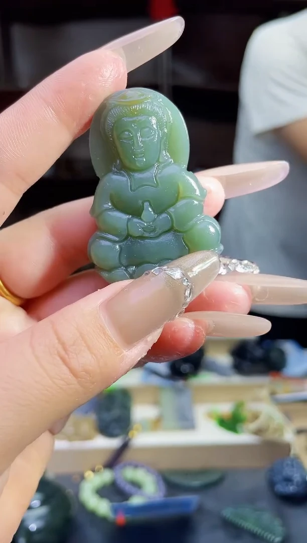 和田玉未镶嵌颈饰1