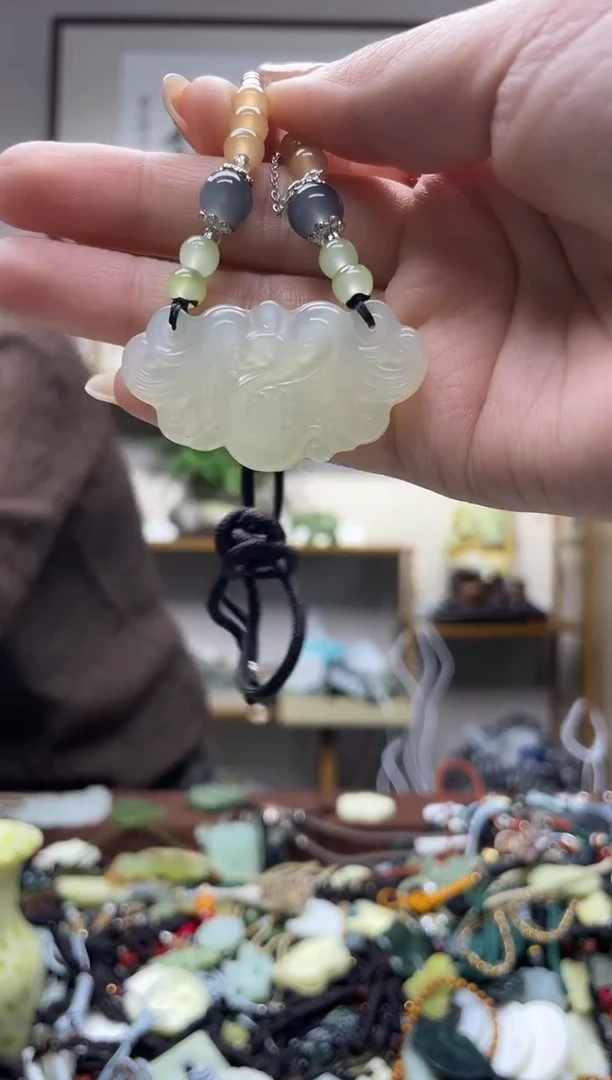 未镶嵌岫玉吊坠·