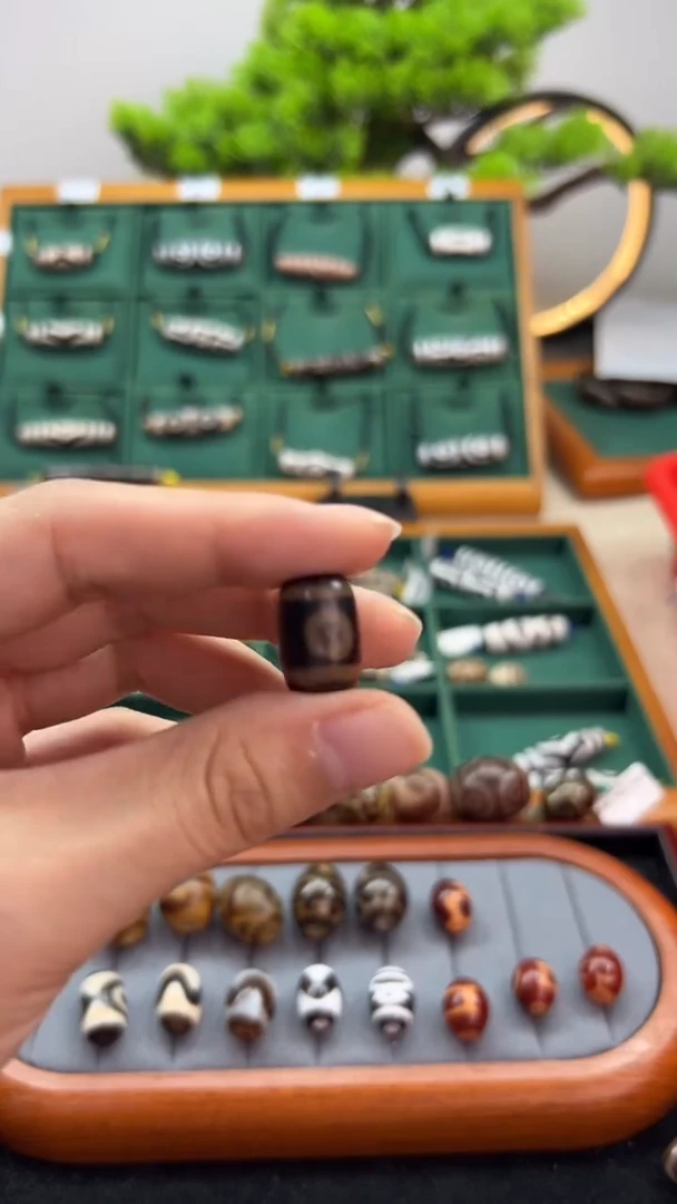 玛瑙/玉髓（覆膜）颈饰未镶嵌39.（微瑕随机发货）